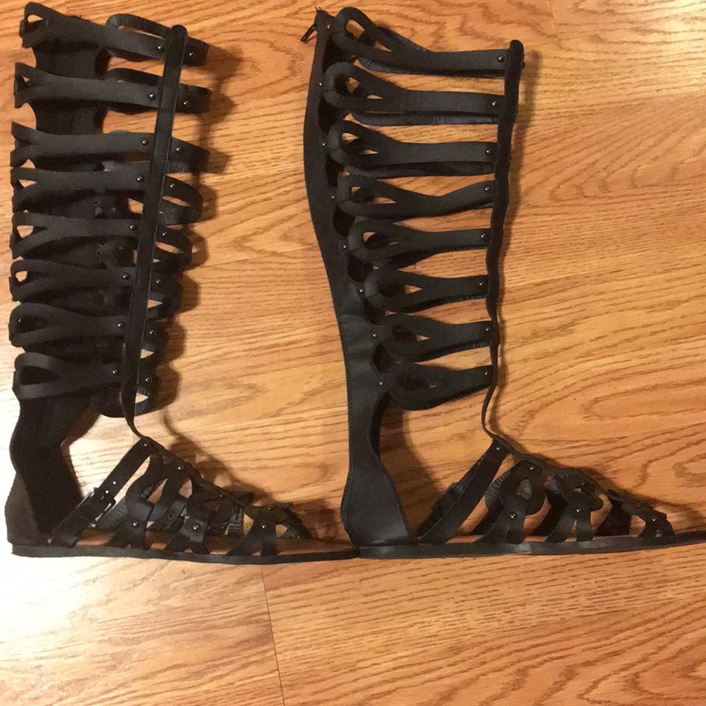 Gladiator sandals y’all